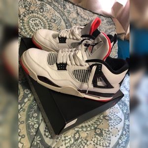 Air Jordan 4 Retro